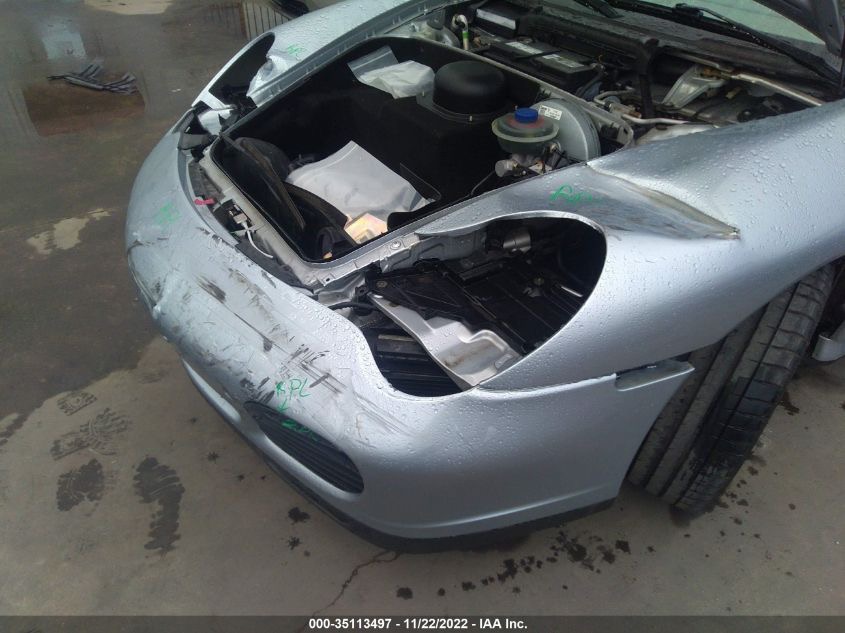 Porsche 996 front damage close-up